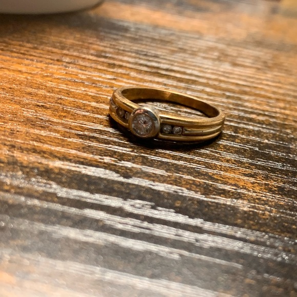 Jewelry - Diamond ring